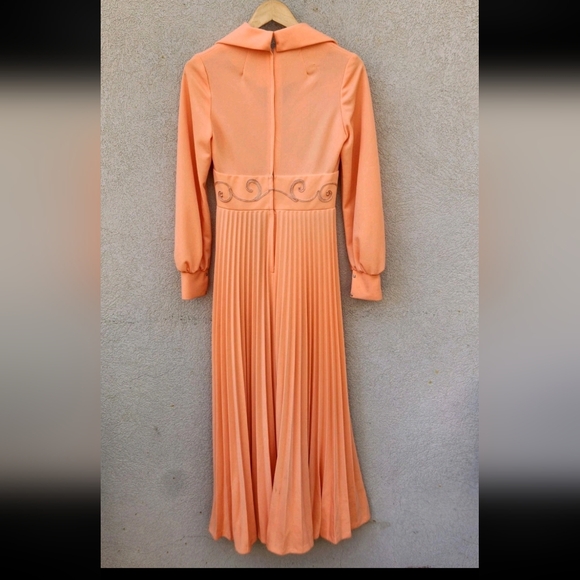 Vintage JC PENNEY Women's Dress US Size Orange Pleated Embroidered Wedding Event - Picture 11 of 11
